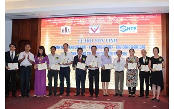 Lãnh Đạo Kiến Vương nhận danh hiệu Doanh nhân KCN-KCX TP.HCM tiêu biểu năm 2017