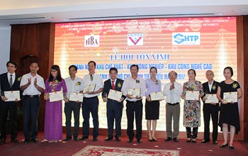 Leader of Kien Vuong receives the title of Best Entrepreneurs of HCMC Industrial Park 2017